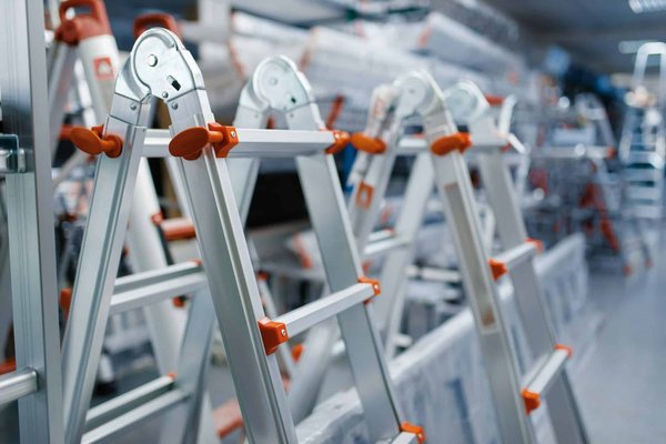 Échelle en aluminium : les principaux types proposés sur le marché