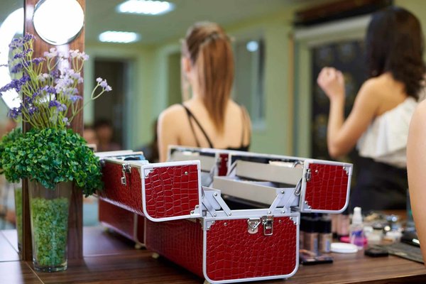 Box maquillage et coffrets soins : des idées de cadeau beauté original pour femme